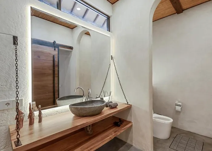 Villa Brand New 4br With Pool, Sauna & Fire Pit Close To Nusa Dua And Uluwatu *